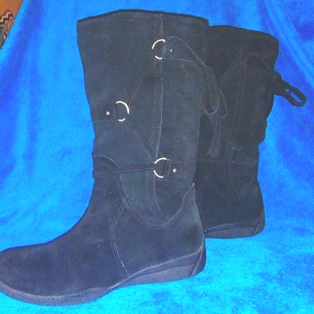 Cannon River Blue-black suede boots#